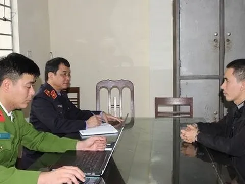 Bắt kẻ lừa thi công, xây dựng nhà gỗ qua mạng chiếm đoạt 2,5 tỷ đồng