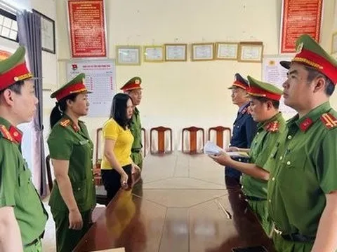 Bắt giam 5 đối tượng trong đường dây sản xuất kính "nhái"