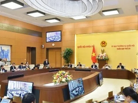 Xem xét giao bổ sung số lượng kiểm sát viên của Viện Kiểm sát Nhân dân