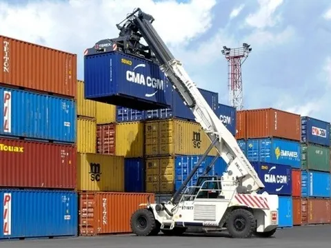 Hãng tàu nước ngoài tăng cước phí, doanh nghiệp xuất nhập khẩu "khóc ròng"