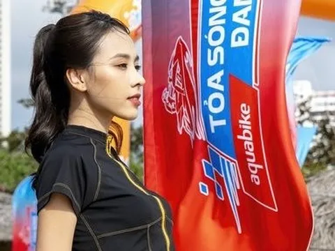 Á hậu Ngọc Hằng khám phá vẻ đẹp biển Quy Nhơn