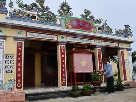 Ở nơi "Ông lụy vào làng như vàng vào tủ”