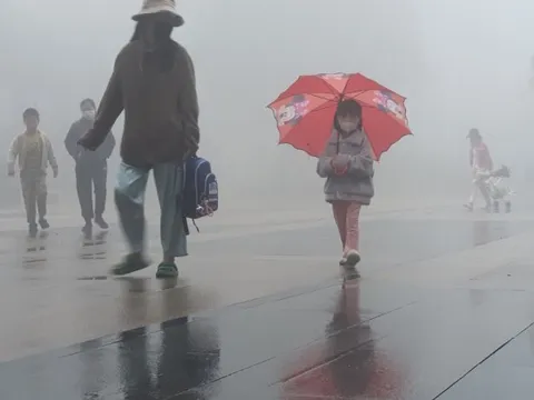 Mưa phùn, nồm ẩm tại Hà Nội kéo dài đến bao giờ?