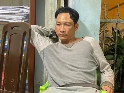Khởi tố, bắt giam đối tượng xúc phạm Quốc kỳ Việt Nam