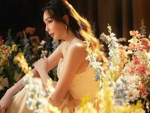 Hồ Quỳnh Hương tái xuất với MV “Mùa hoa năm ấy”