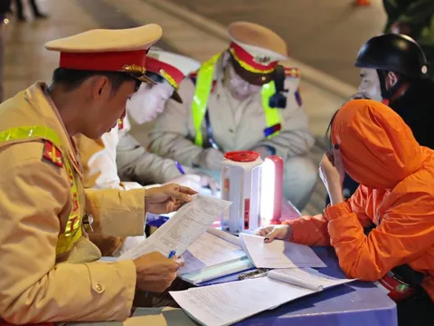 Phó Chánh Văn phòng UBND tỉnh và Phó Chánh Thanh tra Sở khai làm nghề tự do khi vi phạm nồng độ cồn