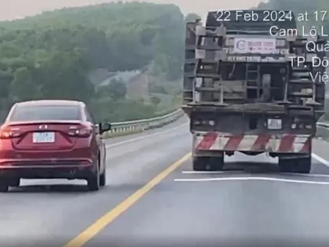 CSGT ghi hình xử phạt tài xế vượt ẩu trên cao tốc Cam Lộ - La Sơn