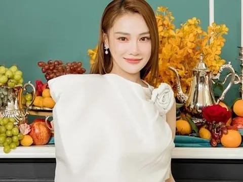 Nhã Phương xinh đẹp đi dự sự kiện dù liên tục bị “réo tên”