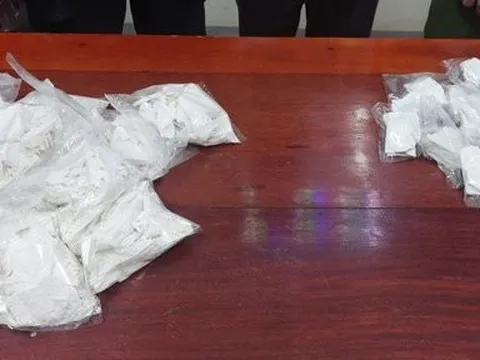 Bắt 2 đối tượng vận chuyển 15 bánh heroin trên cao tốc