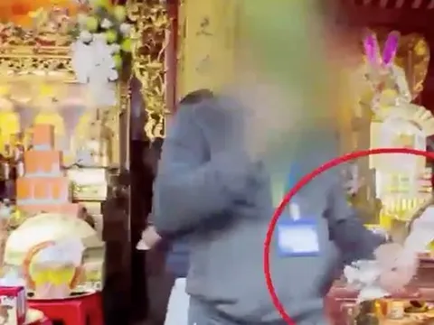 Công an vào cuộc xác minh nghi vấn cán bộ quản lý Đền Hoàng Mười ‘biển thủ’ tiền công đức