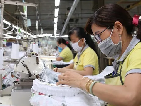 Điều kiện nào để người lao động được hưởng lương hưu sớm?