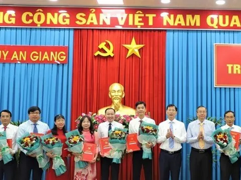 An Giang trao quyết định điều động, bổ nhiệm 13 cán bộ