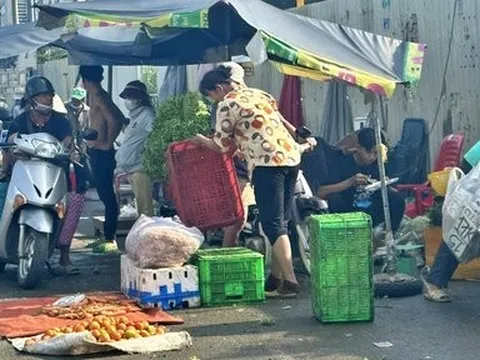 Tp.HCM: Mất trật tự khu vực chợ đầu mối Bình Điền, khi nào dứt điểm?