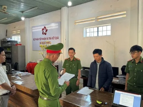 Kon Tum: Bắt cán bộ địa chính nhận hối lộ