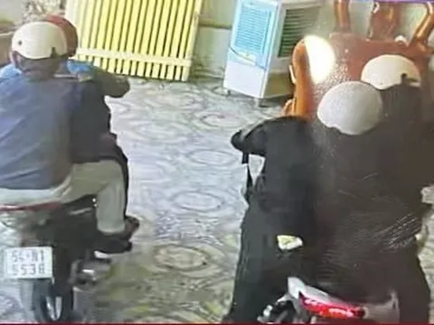 Truy bắt 4 người nghi dùng súng cướp tiệm vàng ở Bình Dương