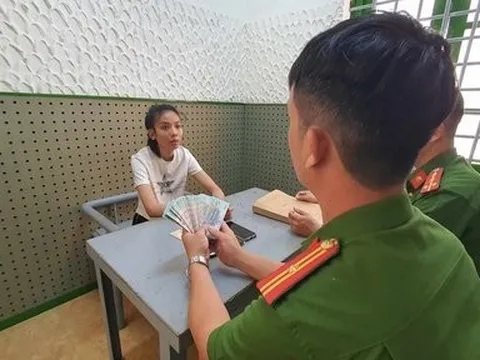 Bắt quả tang đối tượng mạo danh lãnh đạo Nhà nước để lừa chạy án