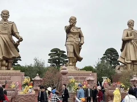 Du Xuân tại khu di tích “3 không” đầu tiên ở Hải Phòng