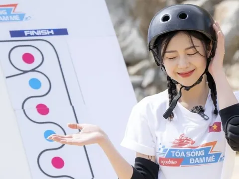 Nữ ca sĩ Liz Kim Cương lúng túng trong lần đầu tham gia gameshow