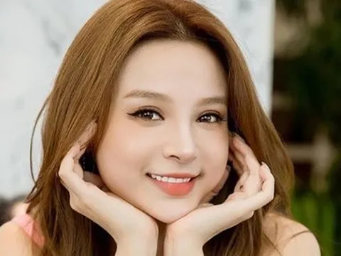 Cận cảnh nhan sắc chiếm spotlight của Huyền Baby