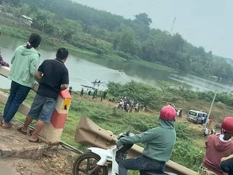 Người đàn ông kinh doanh bất động sản nhảy sông tự tử