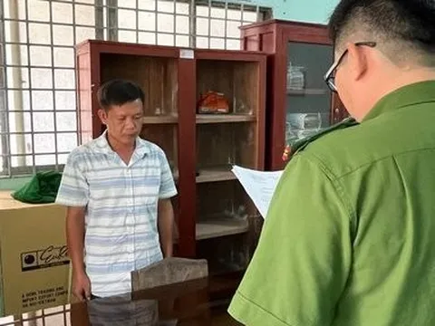 Tạm giam người đàn ông dâm ô thiếu nữ 15 tuổi