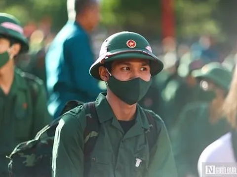 Người đang làm nghề gì không phải đi nghĩa vụ quân sự?