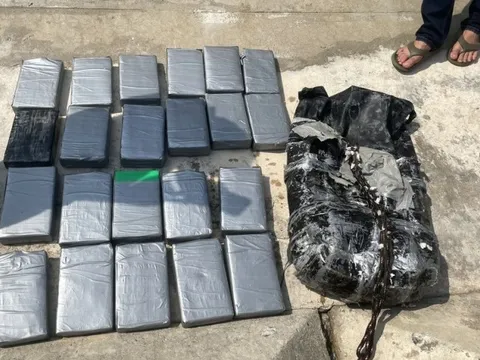 Quảng Ngãi: Phát hiện gần 30 kg ma túy trôi dạt vào Lý Sơn