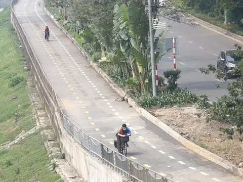 Đường dành riêng cho xe đạp ở Hà Nội vắng hoe sau một tháng