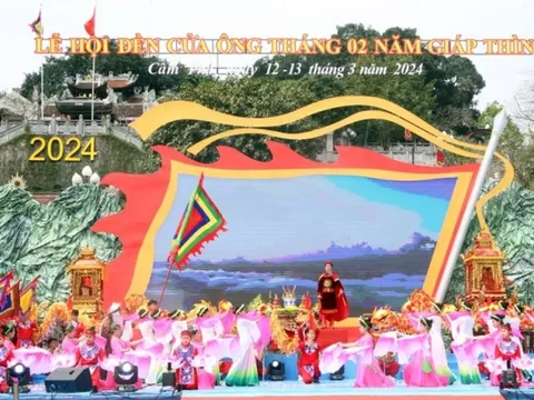 Quảng Ninh: Hơn 1.000 người tham gia lễ rước tại Lễ hội Đền Cửa Ông