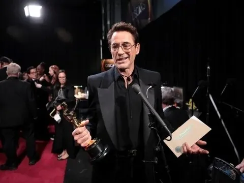 Phớt lờ đồng nghiệp, “Người sắt” Robert Downey Jr bị dân mạng chỉ trích