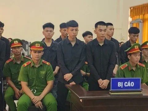 Hơn 40 năm tù cho nhóm thanh niên dùng hung khí chém người