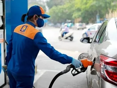 Giá xăng giảm 10-20 đồng/lít