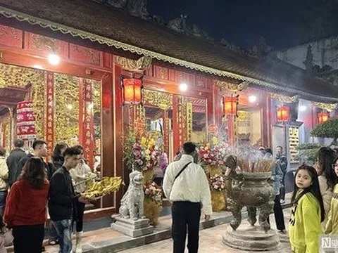 Thăm di tích quốc gia thờ Nữ tướng Lê Chân tại Hải Phòng