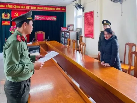 Nữ cán bộ quỹ tín dụng xã môi giới cho người khác xuất cảnh trái phép