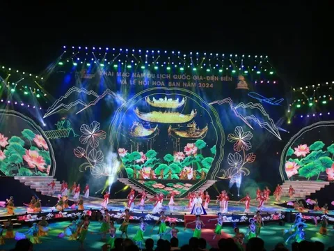 Mãn nhãn thưởng thức chương trình nghệ thuật “Về miền Hoa Ban”