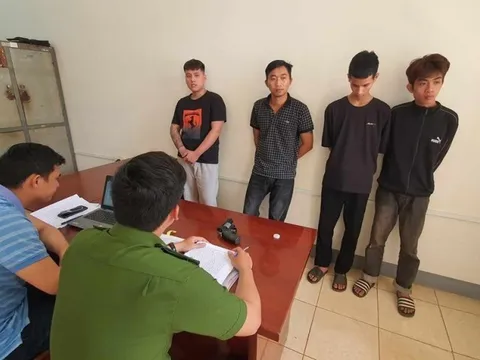 Đắk Lắk: Bắt 4 đối tượng mua bán một cô gái phục vụ khách hát karaoke