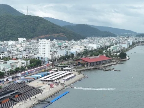 Bình Định: Hấp dẫn giải đua mô tô mạo hiểm trên nước