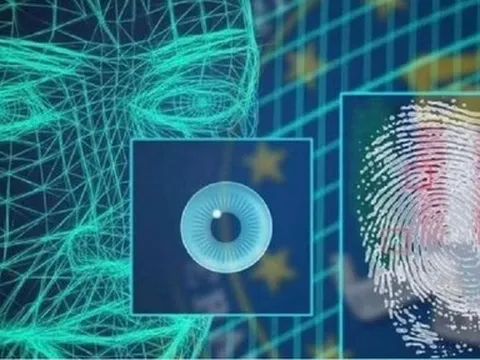 Người bao nhiêu tuổi phải thu thập mống mắt khi làm thẻ căn cước?