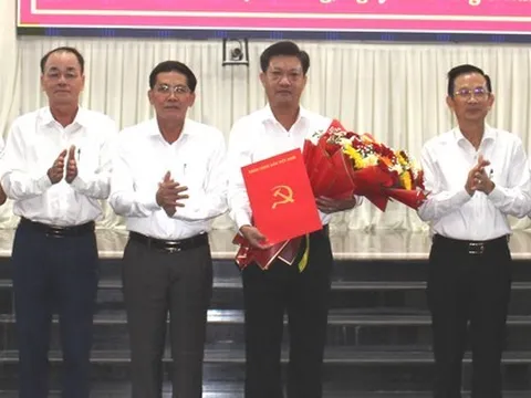 Hậu Giang điều động nhiều cán bộ lãnh đạo