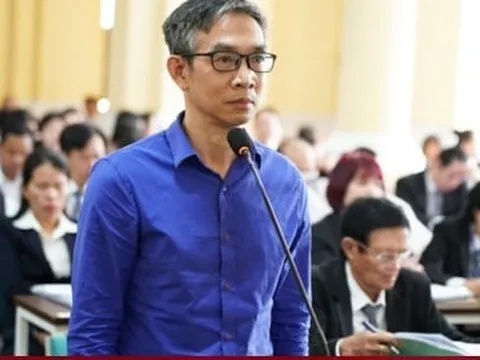 Bị đề nghị 19-20 năm tù, cựu Phó TGĐ Vạn Thịnh Phát khóc nói không dám gặp con