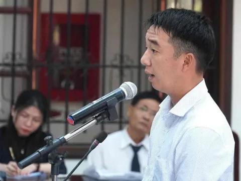Đề nghị mức án của 32 bị cáo trong đường dây buôn lậu xăng dầu