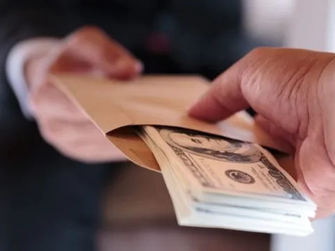 Khởi tố nguyên Viện trưởng Viện Kiểm sát thành phố Điện Biên Phủ về tội nhận hối lộ