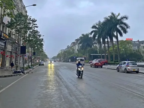 Thất thường như thời tiết Hà Nội tháng 3: Nóng ẩm 30 độ rồi lại đón không khí lạnh gây mưa