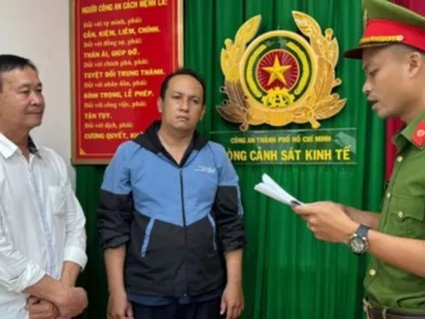 Bắt tạm giam 2 cán bộ hải quan Cửa khẩu Cảng Phú Mỹ