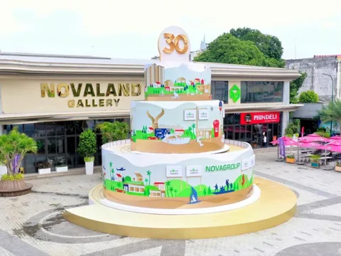 Sau khi nhóm cổ đông liên quan ông Bùi Thành Nhơn mất quyền chi phối Novaland, cổ phiếu NVL "bùng nổ" thanh khoản hơn 110 triệu cổ phiếu, tăng 3,5% trong ngày VN-Index giảm 14 điểm