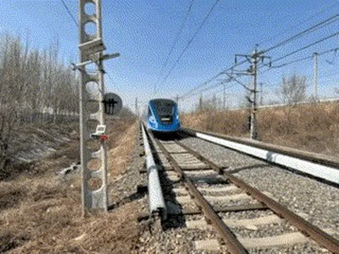 Tàu đô thị chạy bằng hydro đầu tiên trên thế giới chạy thử thành công