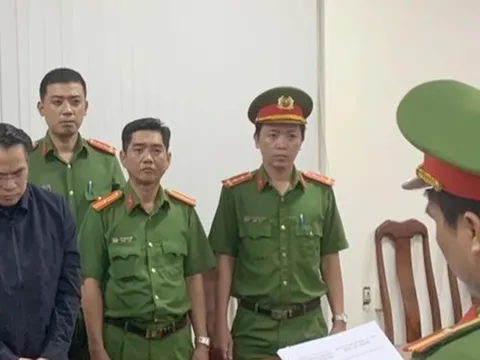 Hai cựu Cục trưởng Cục Đăng kiểm đã nhận hối lộ hàng tỷ đồng và hàng chục nghìn USD