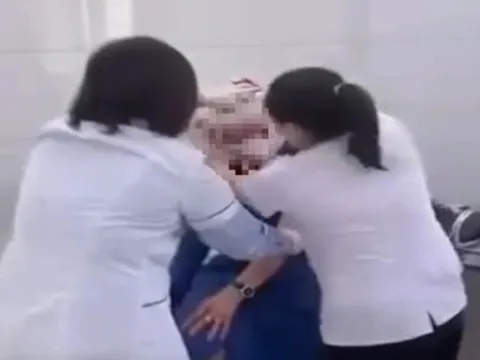 Hà Nội: Điều tra vụ người đàn ông 62 tuổi chém người tình trọng thương rồi tự tử