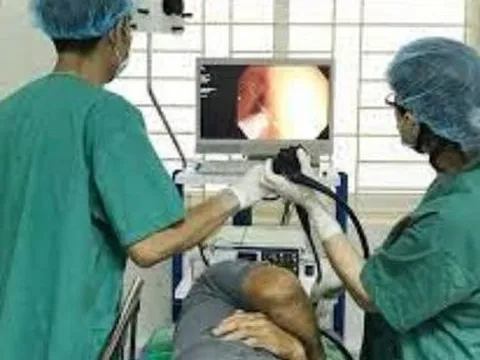 Bị thủng dạ dày vì thói quen nhiều người vẫn mắc phải hàng ngày