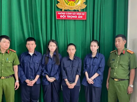 Tp.HCM: Triệt phá vụ nhà hàng thu hàng chục tỷ đồng nhờ cho "trai xinh, gái đẹp" bán dâm
